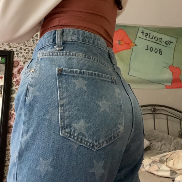 Nasty Gal Star High Waisted Mom Jeans - Picture 4 of 4